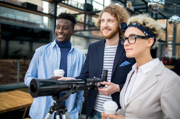 Quelles sont les techniques pour observer les migrations de papillons monarques en camping?