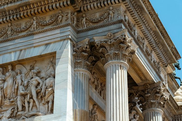 Comment explorer les châteaux médiévaux en Écosse : itinéraires et périodes recommandées ?